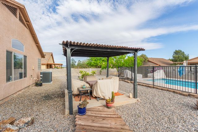 2951 W Calle Leonido, Tucson, AZ 85746