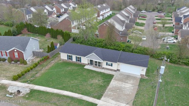 540 University Dr, Radcliff, KY 40160