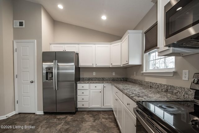 540 University Dr, Radcliff, KY 40160