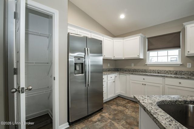 540 University Dr, Radcliff, KY 40160