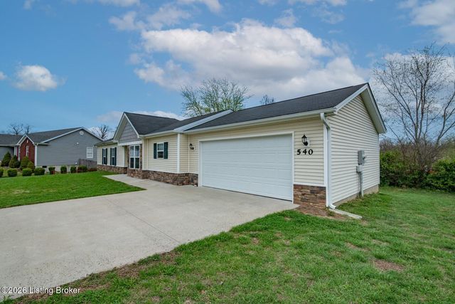 540 University Dr, Radcliff, KY 40160