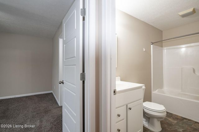 540 University Dr, Radcliff, KY 40160