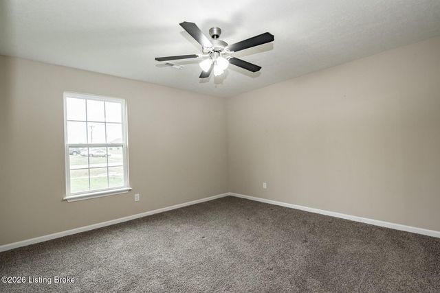 540 University Dr, Radcliff, KY 40160