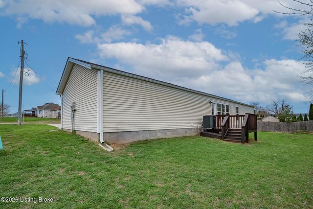 540 University Dr, Radcliff, KY 40160