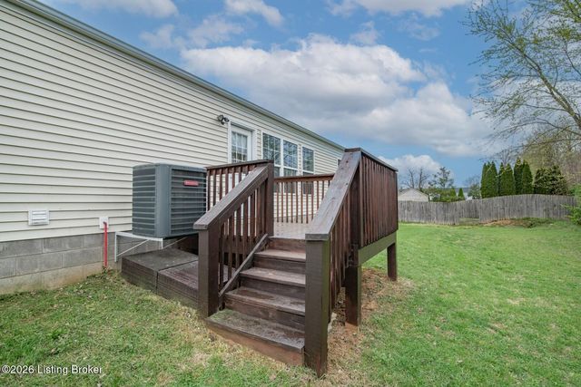 540 University Dr, Radcliff, KY 40160