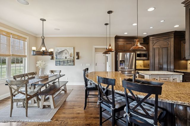 1035 Dorset Dr, Hendersonville, TN 37075