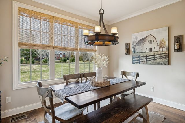 1035 Dorset Dr, Hendersonville, TN 37075