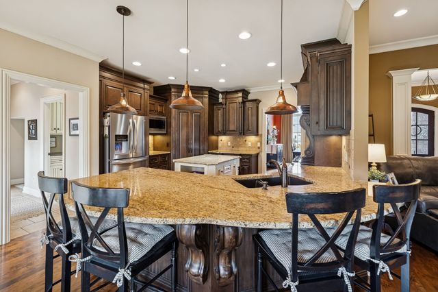 1035 Dorset Dr, Hendersonville, TN 37075