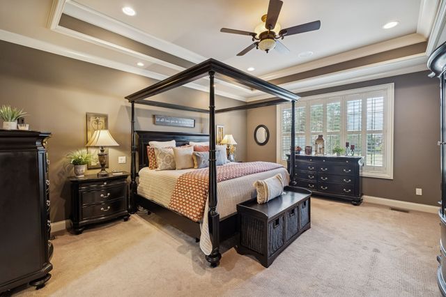 1035 Dorset Dr, Hendersonville, TN 37075