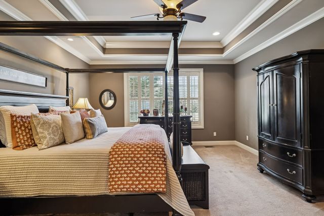 1035 Dorset Dr, Hendersonville, TN 37075