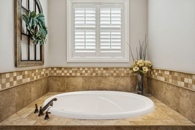 1035 Dorset Dr, Hendersonville, TN 37075