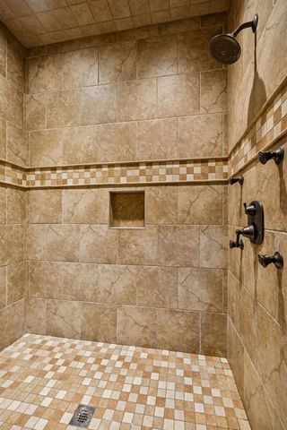 1035 Dorset Dr, Hendersonville, TN 37075