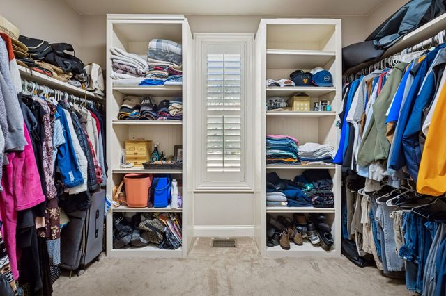 1035 Dorset Dr, Hendersonville, TN 37075