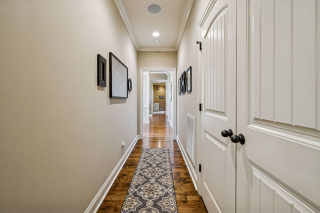 1035 Dorset Dr, Hendersonville, TN 37075