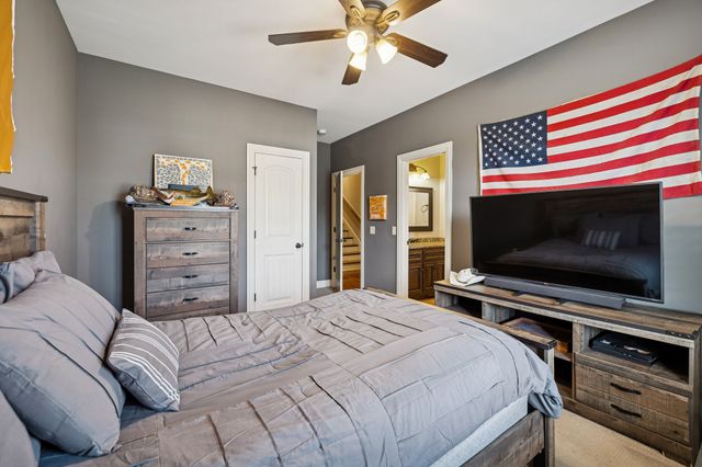 1035 Dorset Dr, Hendersonville, TN 37075