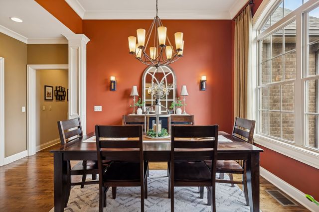 1035 Dorset Dr, Hendersonville, TN 37075