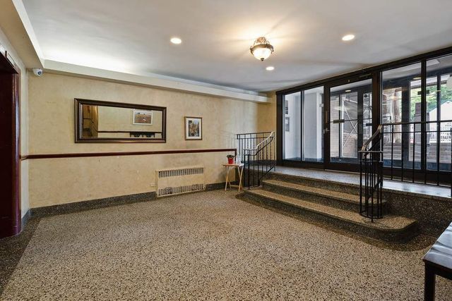 205 E 238th Street # 2C, New York City, NY 10470