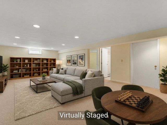 98 Stokes Lane, Shelburne, VT 05482