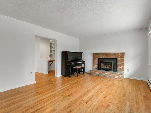 98 Stokes Lane, Shelburne, VT 05482