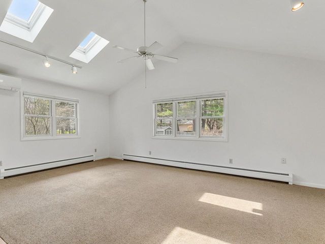 98 Stokes Lane, Shelburne, VT 05482