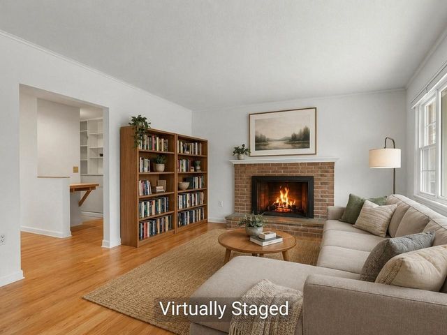 98 Stokes Lane, Shelburne, VT 05482