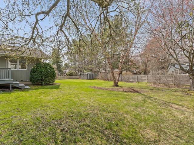 98 Stokes Lane, Shelburne, VT 05482