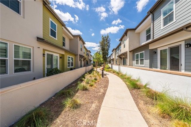 220 W Via Prado 52, Ontario, CA 91762
