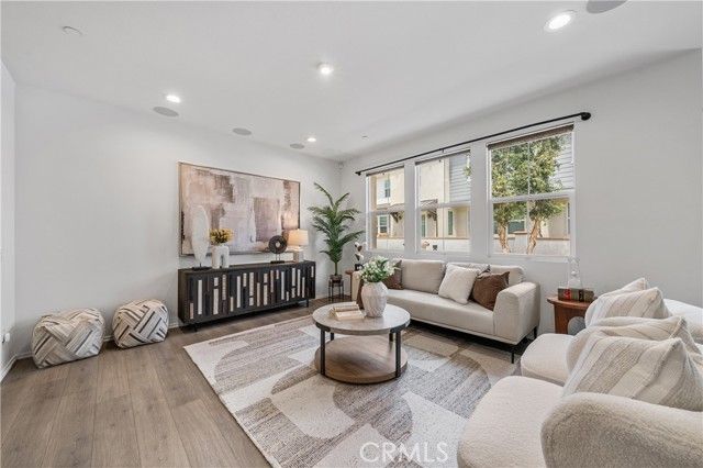 220 W Via Prado 52, Ontario, CA 91762