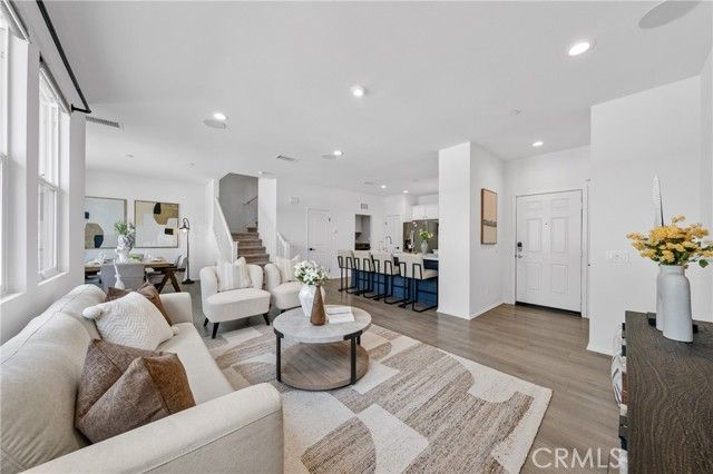 220 W Via Prado 52, Ontario, CA 91762