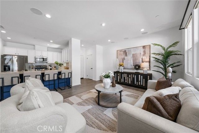 220 W Via Prado 52, Ontario, CA 91762
