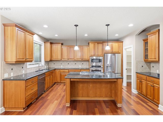 16955 Sw RICHEN PARK Cir, Sherwood, OR 97140