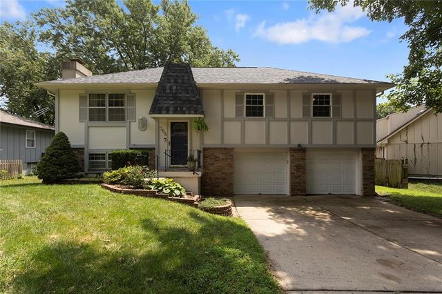 SW Rockwood Street, Blue Springs, MO 61014
