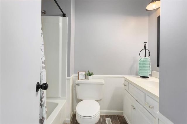 SW Rockwood Street, Blue Springs, MO 61014