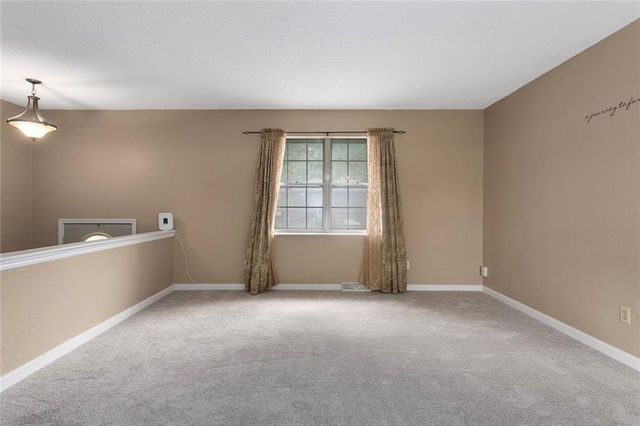 SW Rockwood Street, Blue Springs, MO 61014