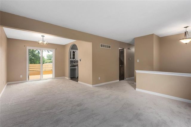 SW Rockwood Street, Blue Springs, MO 61014