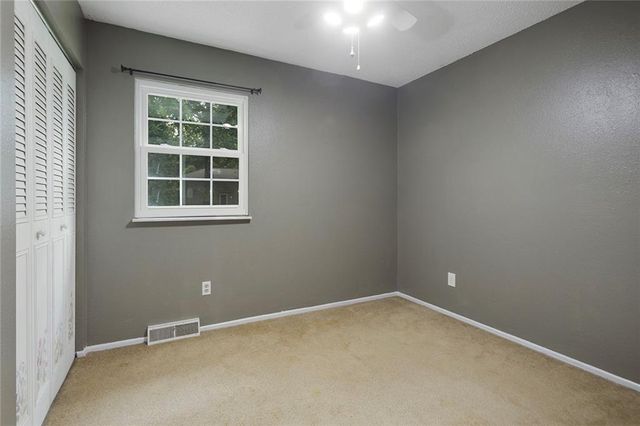 SW Rockwood Street, Blue Springs, MO 61014