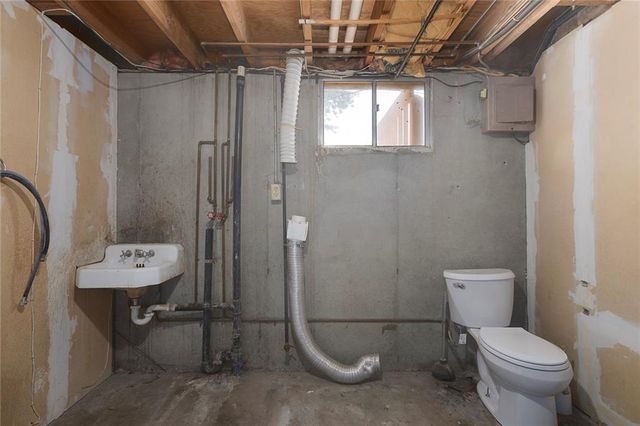 SW Rockwood Street, Blue Springs, MO 61014