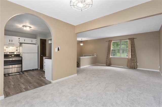 SW Rockwood Street, Blue Springs, MO 61014