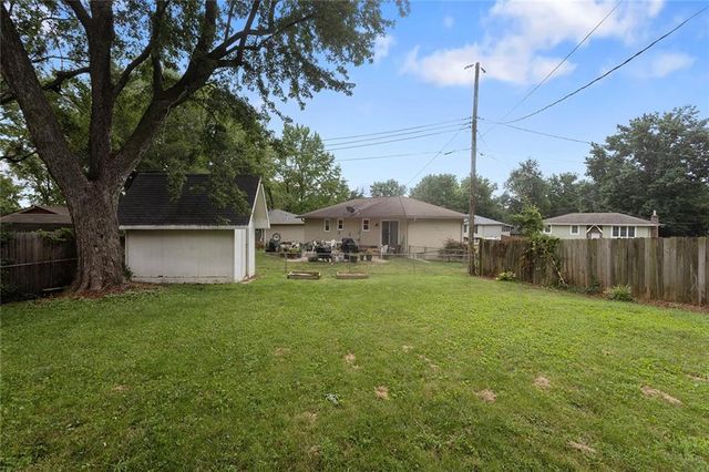 SW Rockwood Street, Blue Springs, MO 61014