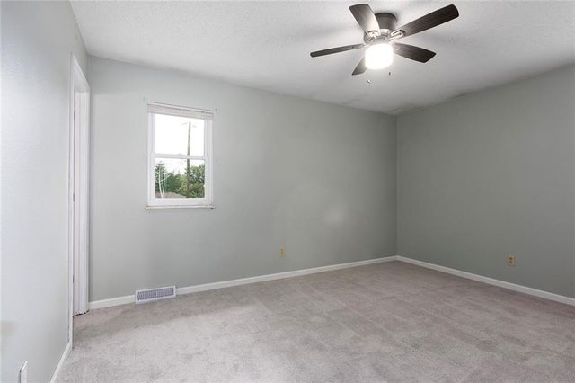 SW Rockwood Street, Blue Springs, MO 61014