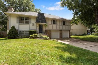 SW Rockwood Street, Blue Springs, MO 61014