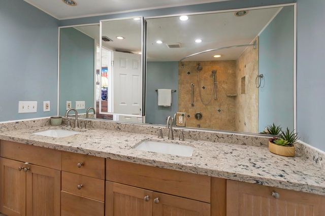 1901 S Roosevelt Blvd Apt 208E, Key West, FL 33040