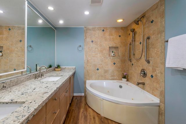 1901 S Roosevelt Blvd Apt 208E, Key West, FL 33040