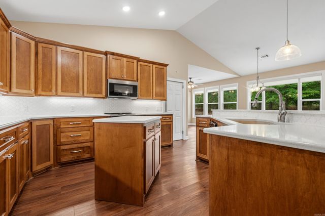 30 Jardin Way, Hot Springs Village, AR 71909