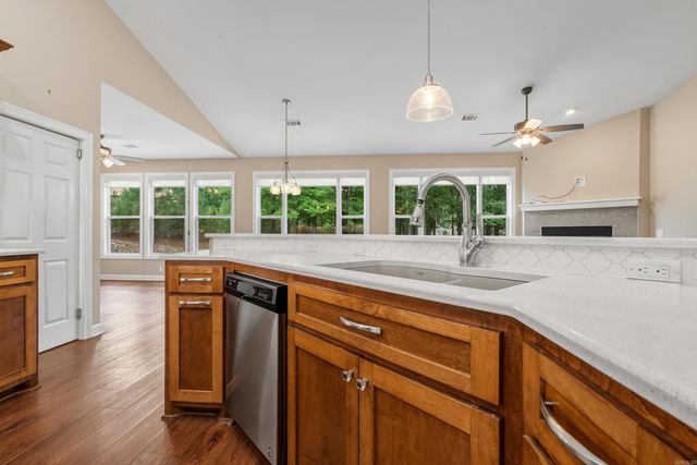 30 Jardin Way, Hot Springs Village, AR 71909