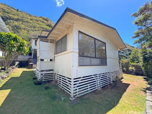 3050 Woolsey Place A, Honolulu, HI 96822