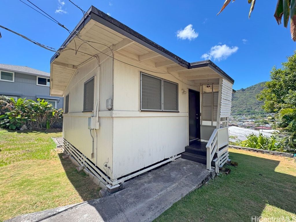 3050 Woolsey Place A, Honolulu, HI 96822