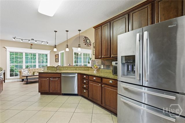 141 Saint Catherine Circle, Richmond Hill, GA 31324