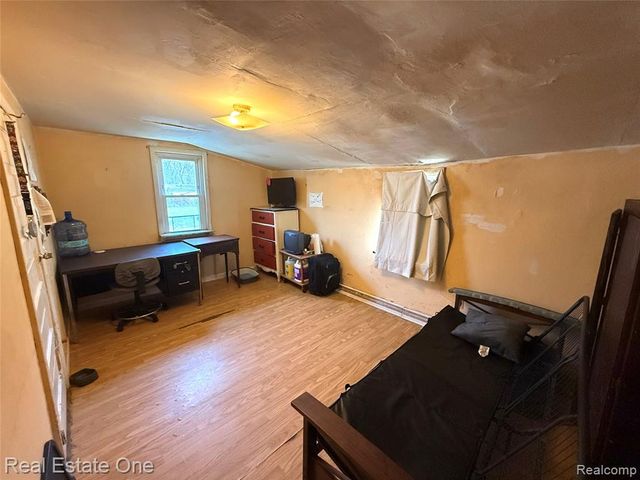 18318 Deering Street, Livonia, MI 48152