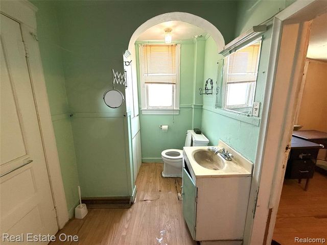 18318 Deering Street, Livonia, MI 48152